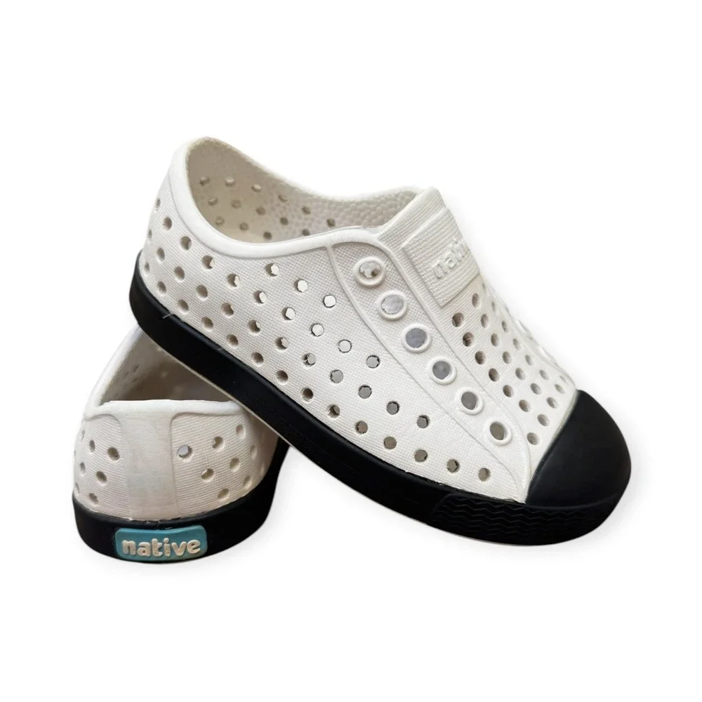 Native Jefferson Kids Shoes C5 White Black Slip On Water Sneakers
